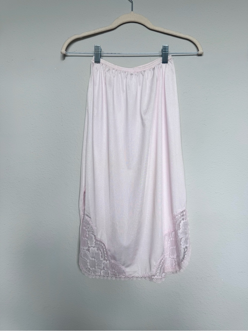 Vintage 70s/80s Light Pink Rose Lace Hem Half Slip Skirt